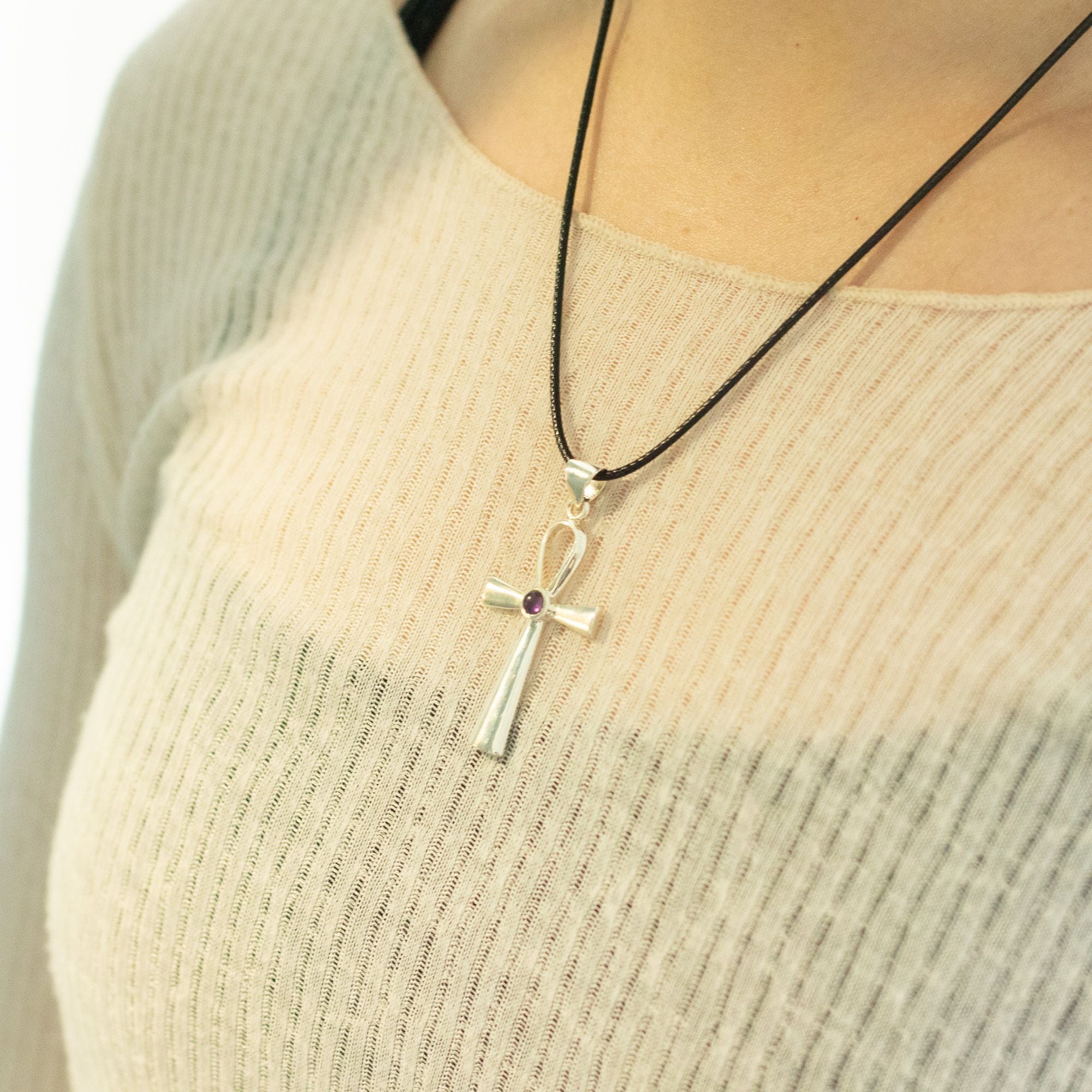 Pendente Devocional Banhado a Prata com Cordão de 45 cm - Símbolo Ankh da Vida Eterna