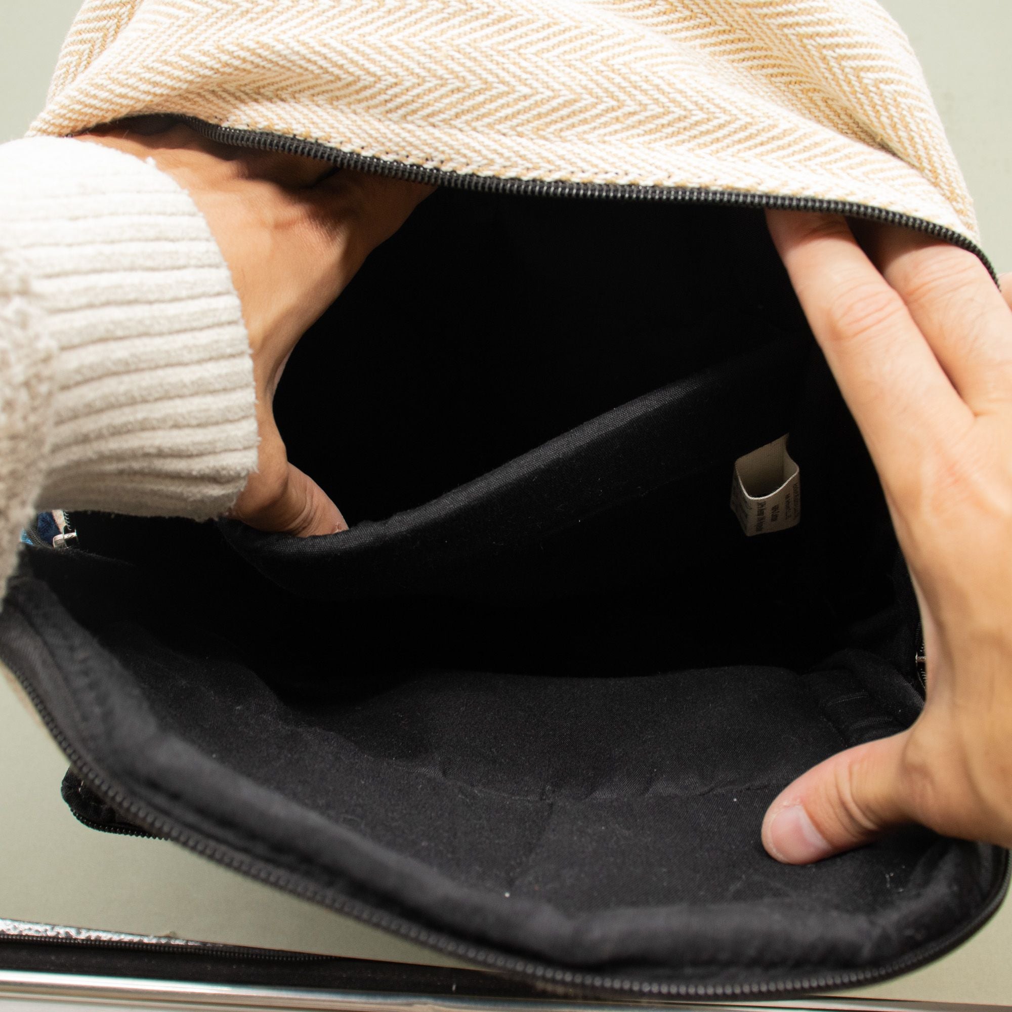 Mochila Standard de Katmandu Design Dhaka (34 x 27 x 10 cm)