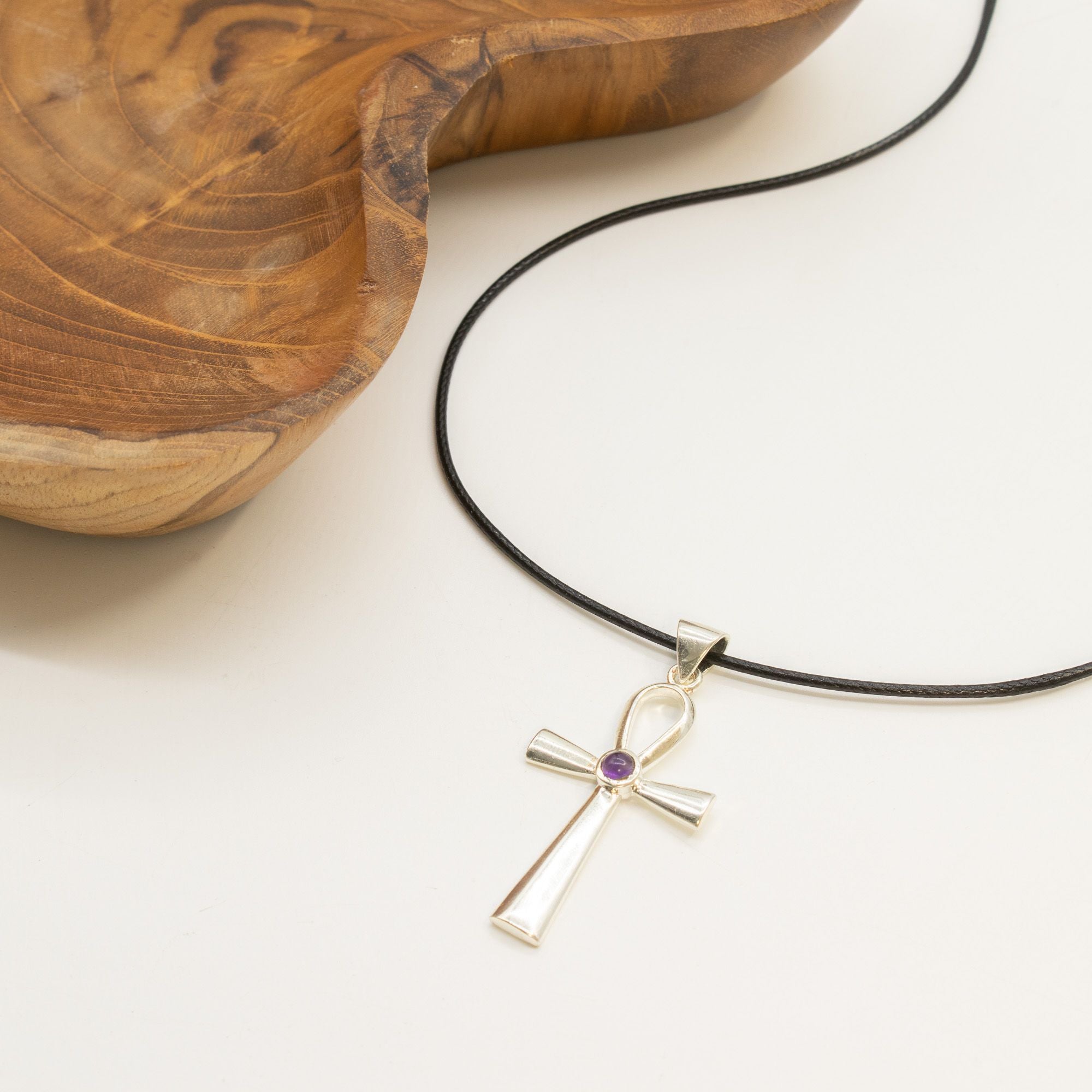 Pendente Devocional Banhado a Prata com Cordão de 45 cm - Símbolo Ankh da Vida Eterna