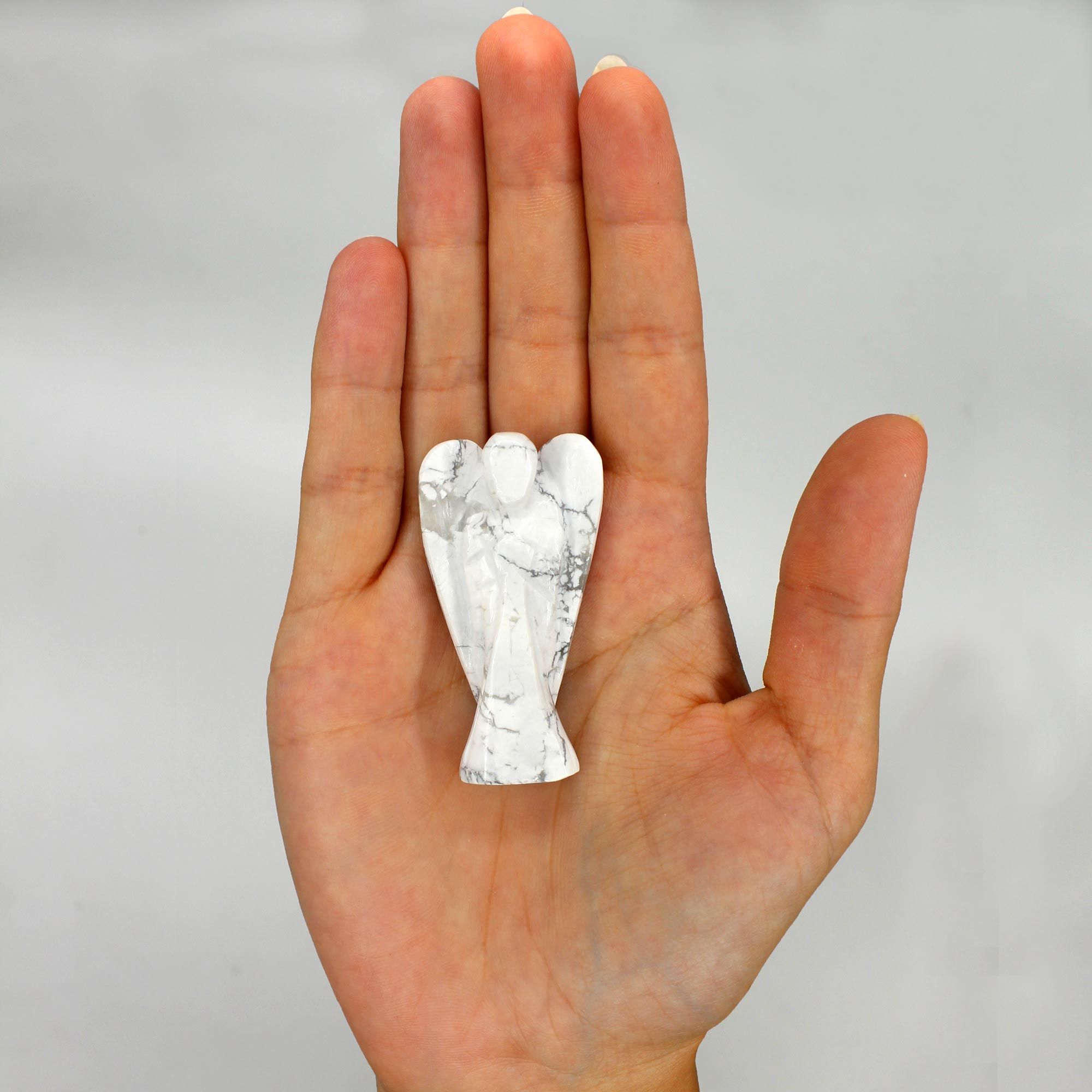 Anjo em Pedra Natural Esculpido à Mão Howlite Branca