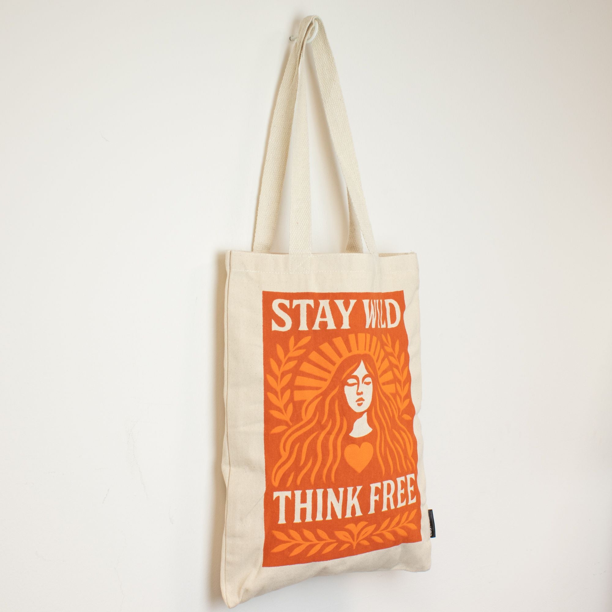 Nomad Sari Iconic Toni Tote Bag - Mantente salvaje - 10oz natural
